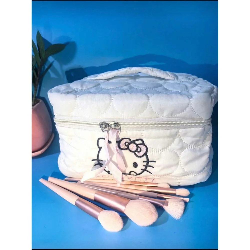 Hello Kitty Quilted Makeup Bag Set 2pc‎ Cream White Heart Pattern Cosmetic Case